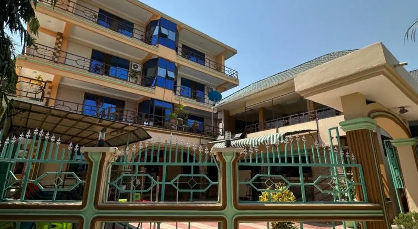 Port Park Hotel - Image 1