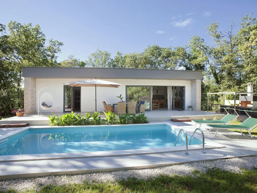 Modern Villa in Juricani with Swimming Pool - Image 1
