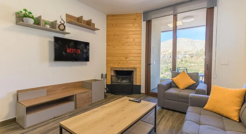 Vantage - 2 BR Apt by The Valley in Kfardebian - Image 1