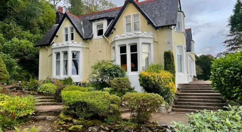 Camus House, Lochside Guest House - Image 1