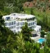 Muses Hotel - Image 1