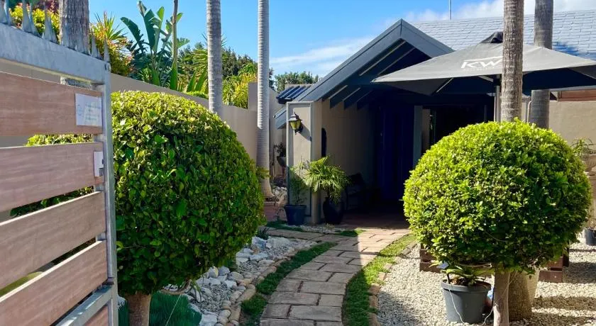 Dolphin Circle Bed and Breakfast - Image 1