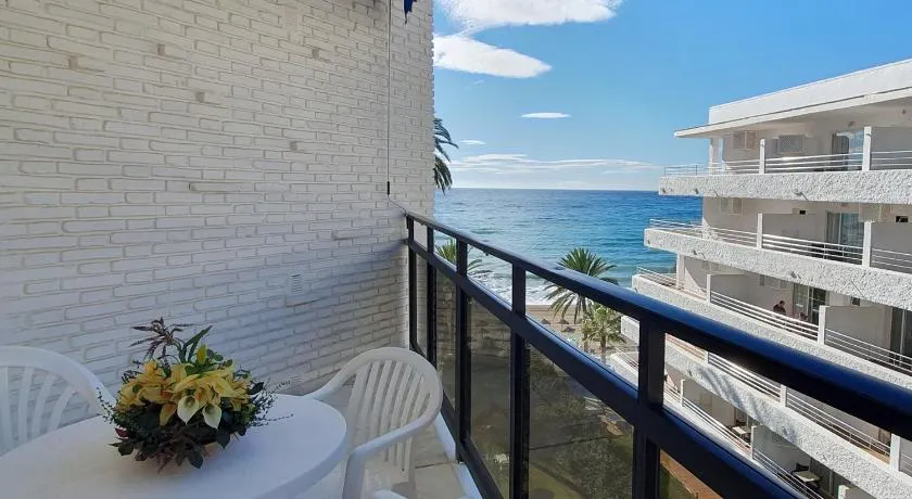 Skol 130. One Bedroom Apartment with Sea Views in Marbella Centre - Image 1