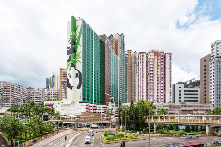 Panda Hotel - Image 1