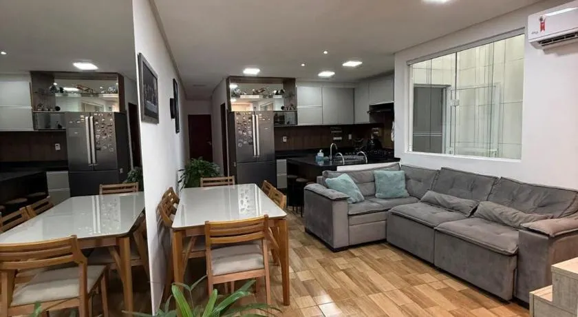 Casa completa e confortável, 15 minutos dá praia - Image 1