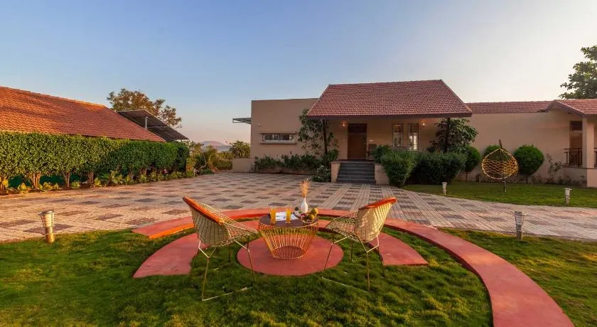 Luna Villa by VEO, StayVista - 2BHK with Lake View & Bonfire - Image 1