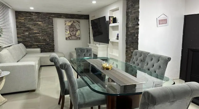 Alojamiento de lujo con 2 habitaciones y piscina - Image 1