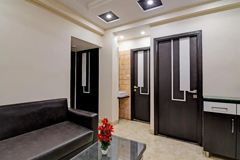 Hotel O Shivaalay Inn Near Newtown Bus Stand - Image 1