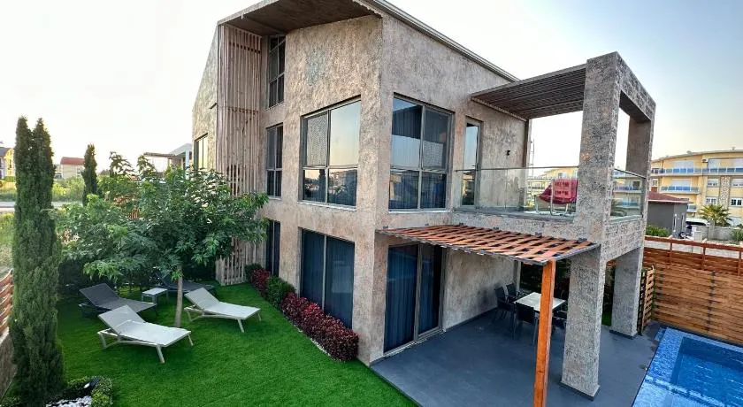 DrVillaSuits Casa Riva - Image 1