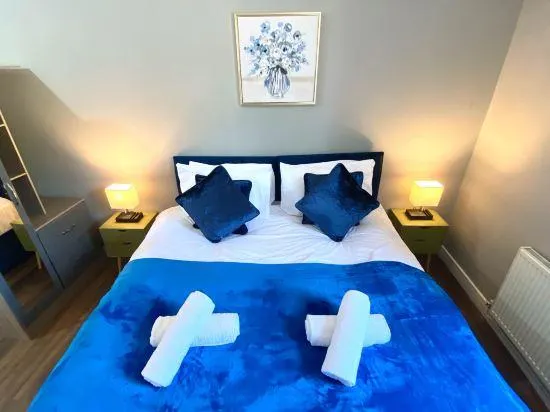 2 Bed Town Centre Nr Theatre Free Park Wi-Fi & garden - Image 1