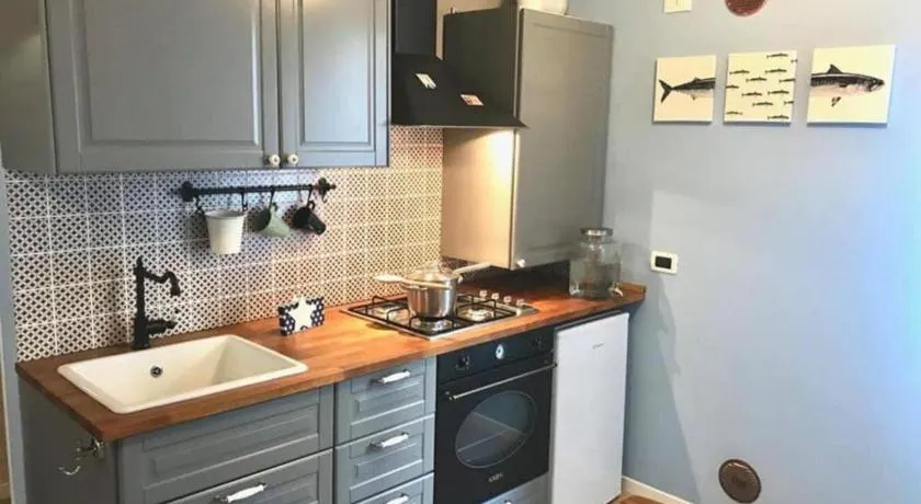 Blue George Apartment - Image 1