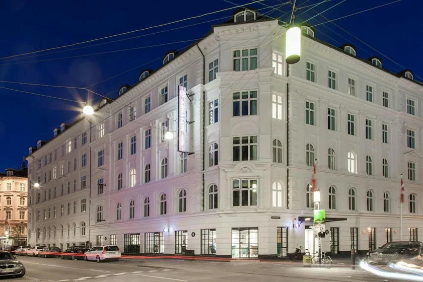Absalon Hotel - Image 1