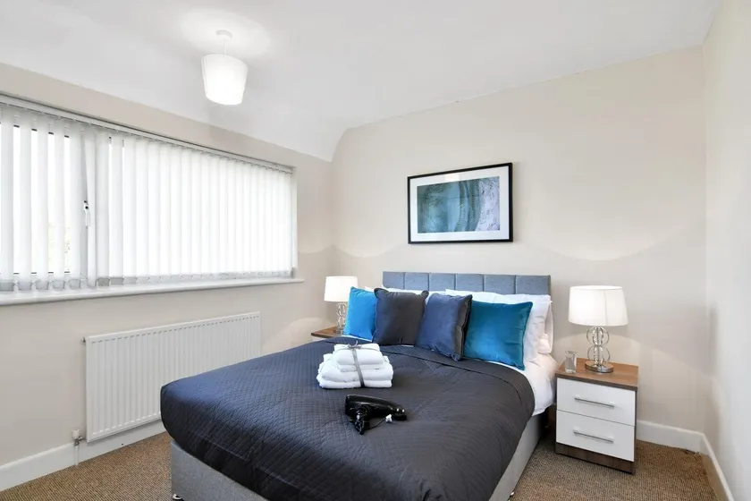Xclusive Living Stay near Airport / NEC,Whitecroft - Image 1
