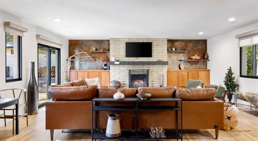 Boulder Bungalow - Image 1