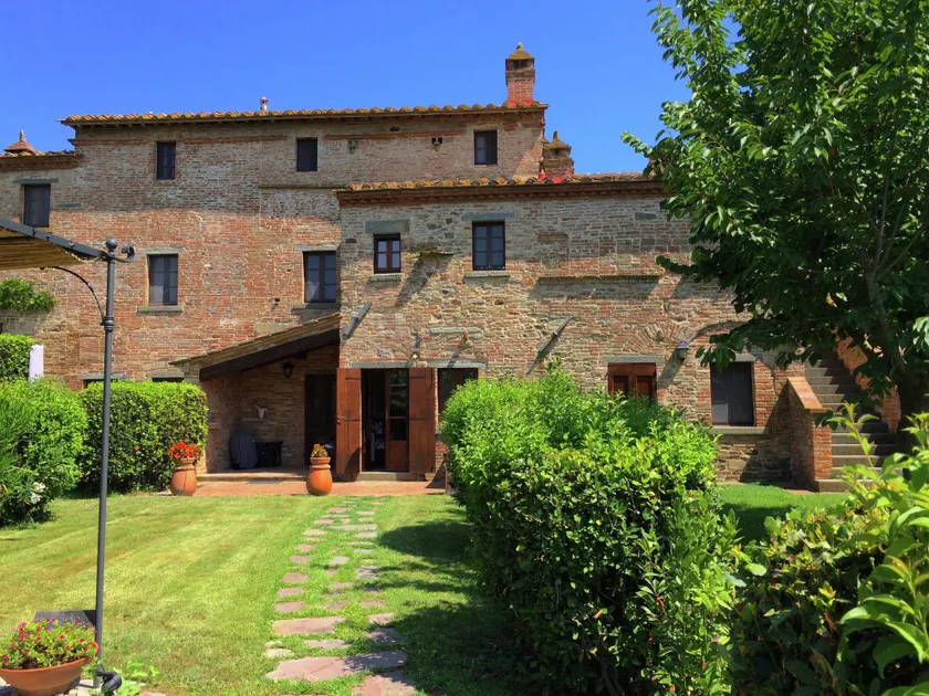 Rustic Villa in Cortona with Swimming Pool - Image 1