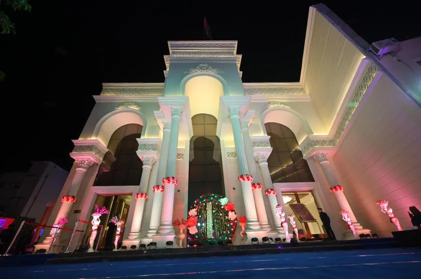 ROYAL MANSION - Image 1
