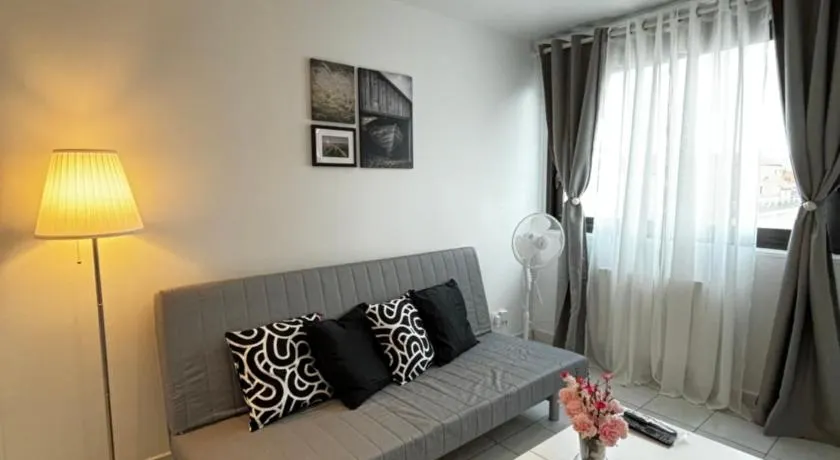 Appartement F3 avec Projecteur à 100m du Métro! - Image 1