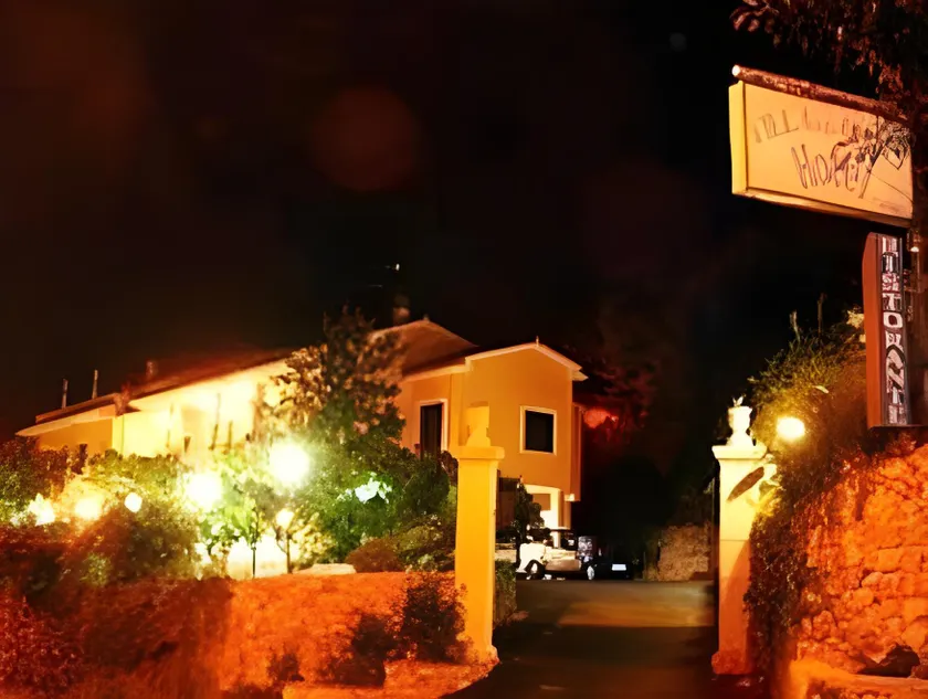 Hotel Villa Degli Aranci - Image 1