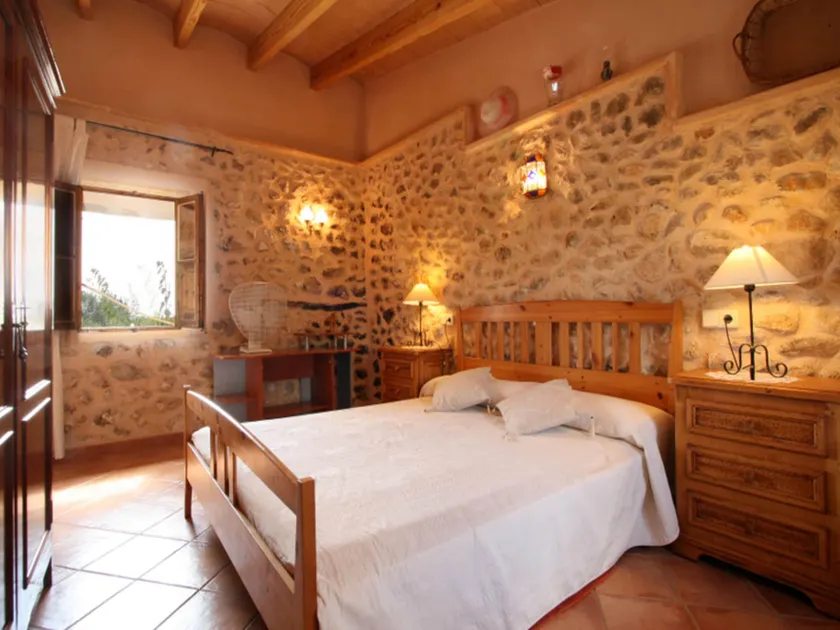 House in Buger for 12 people with 7 rooms Ref. 614349 - Image 1