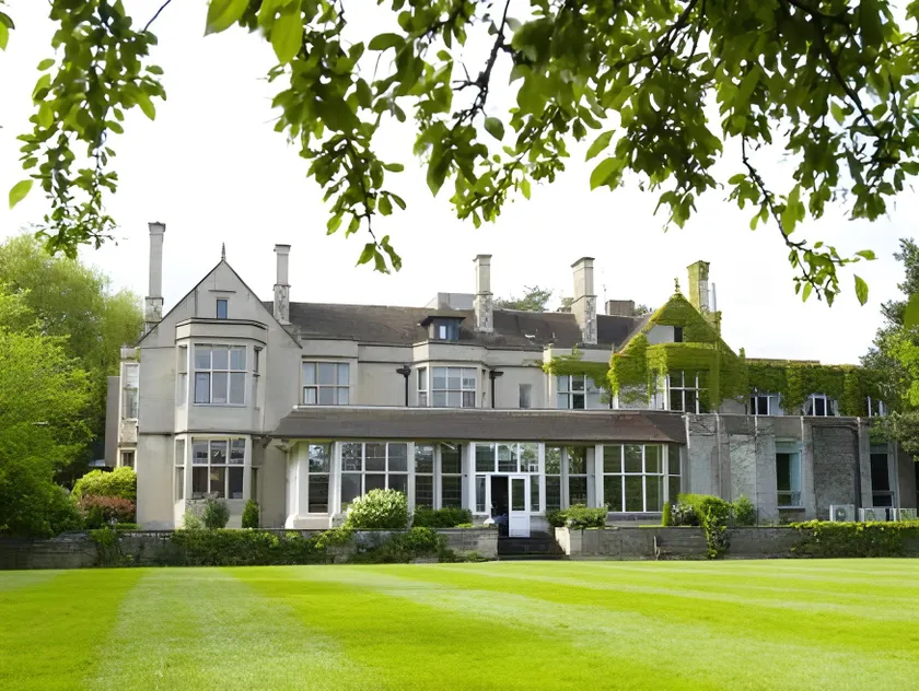 Westone Manor Hotel - Image 1