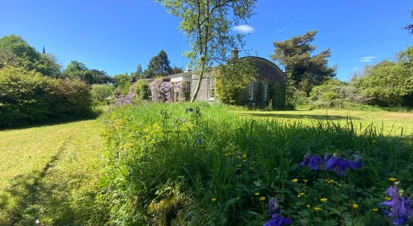 Shannon River House & Gardens - Image 1