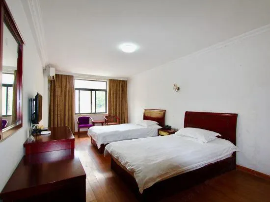 Pinghu Longyuan Hotel - Image 1