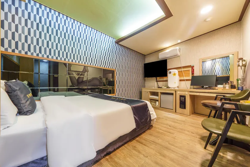 Jecheon Imperial Motel - Image 1