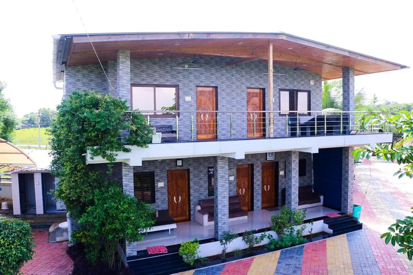 Unique Villa Stay in Surat - Image 1