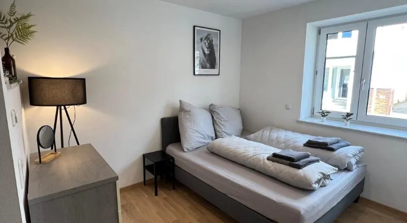 Gemütliches Studio-Apartment in Karlsruhe Neureut - Nähe Uni-KIT-Messe, Fußbodenheizung, Regendusche, Waschmaschine, Stellplatz - Image 1
