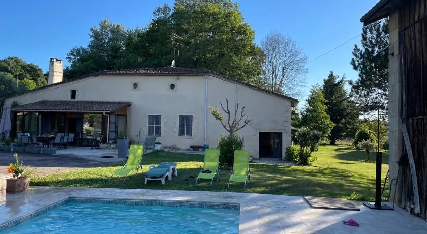 La Tour du Sorbey - Gîte Nature Familial - Piscine - 3 à 6 Pax - Image 1