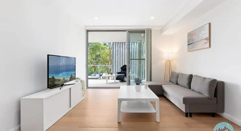 Epping 2BR House with Parking - Image 1