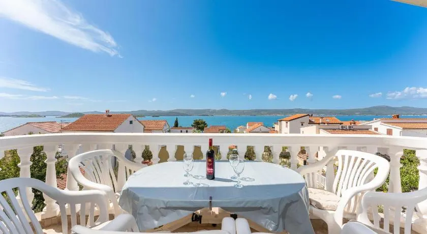 2 Bedroom Cozy Apartment In Sveti Filip I Jakov - Image 1
