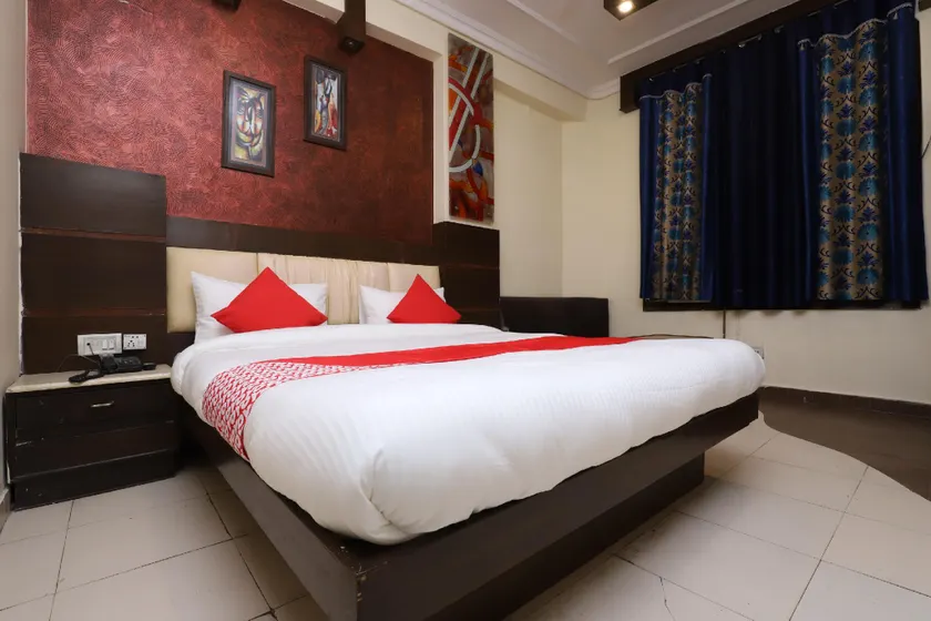 OYO 26216 Hotel Maanvi - Image 1