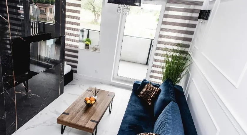 Hypnotize Apartment Glamour - Image 1