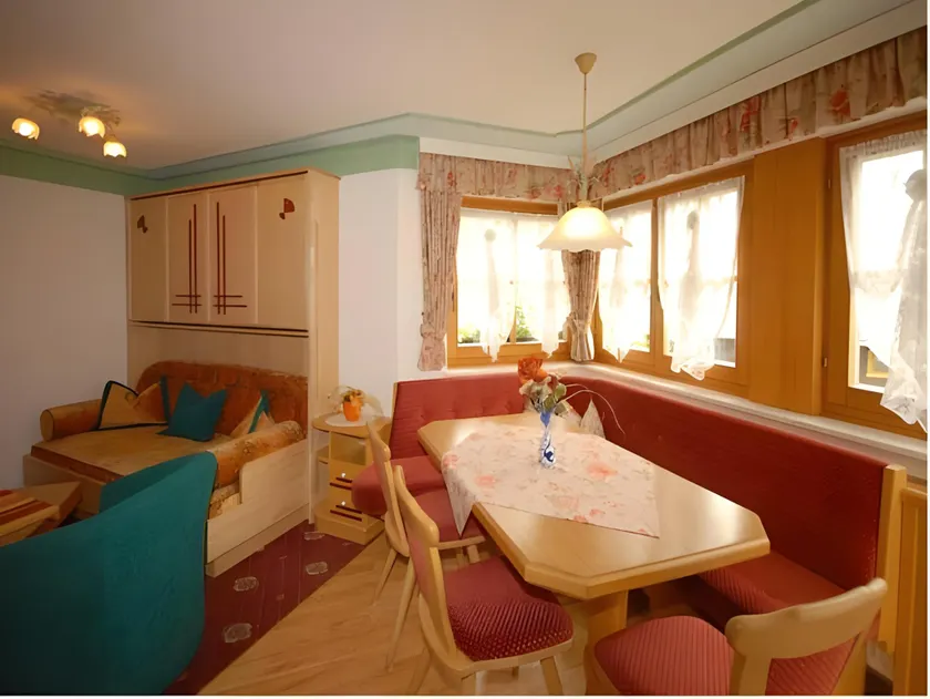 ThePoolhouse Boutique Lodge - Image 1