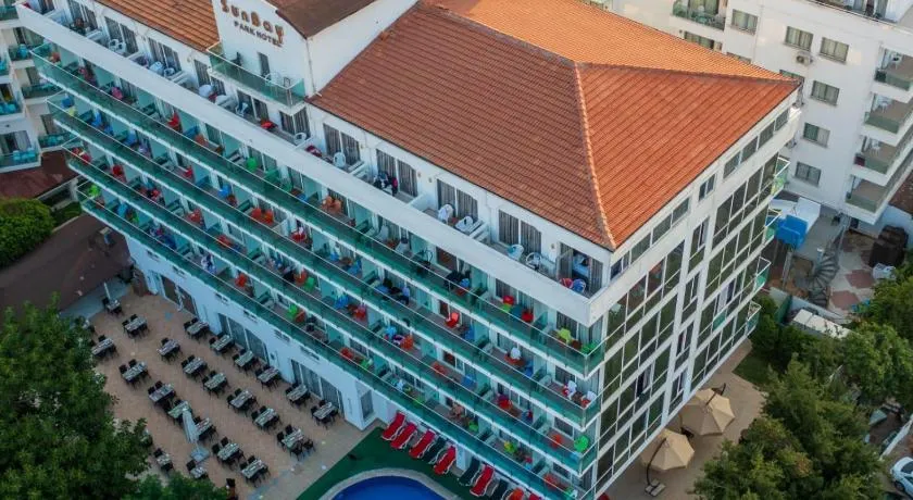 Sunbay Park Hotel - Image 1