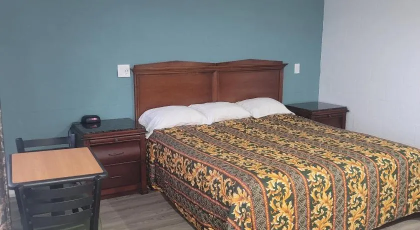 Economy inn - Image 1