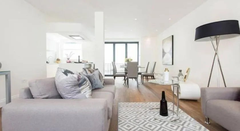 Large Three Bed Duplex Camden - Image 1