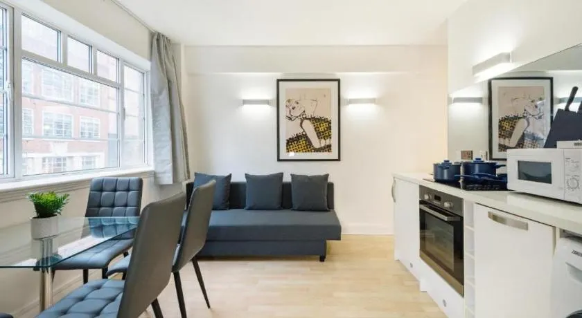 Charing Cross Urban Apartment - Image 1