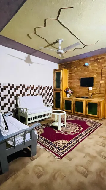 Velvet Pine Hotel - Image 1