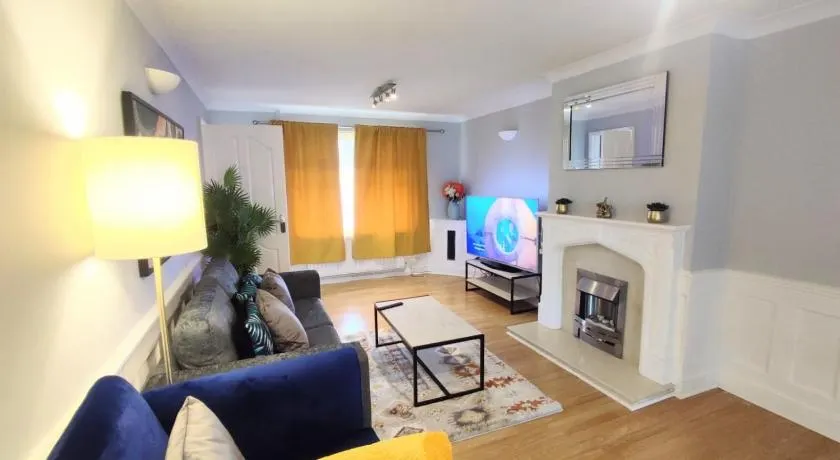 Conway Gardens 4-Bedroom House - Image 1