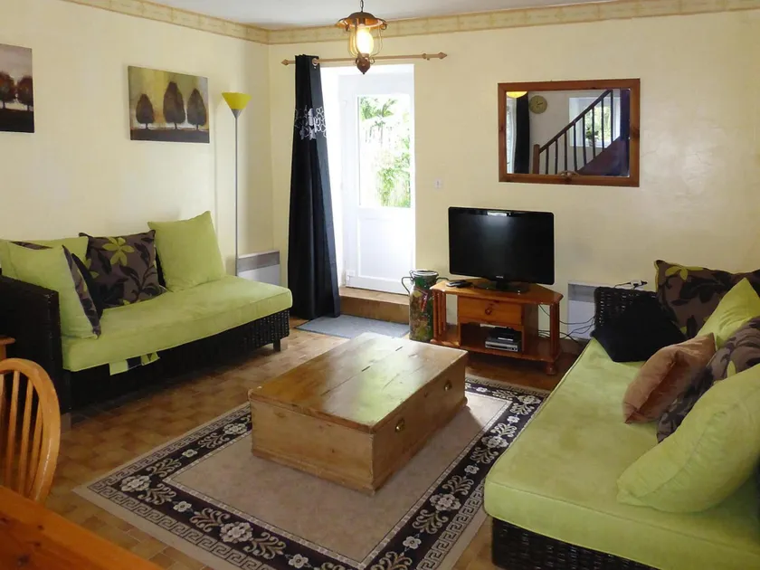 Semi-detached house, St Sauveur-le-Vicomte - Image 1