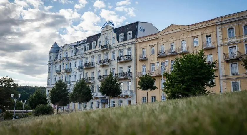 Hotel Paris - Image 1