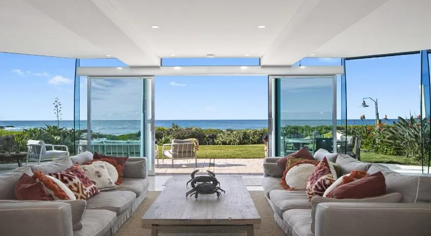Philotimo - Absolute Beach Front at North Avoca - Image 1