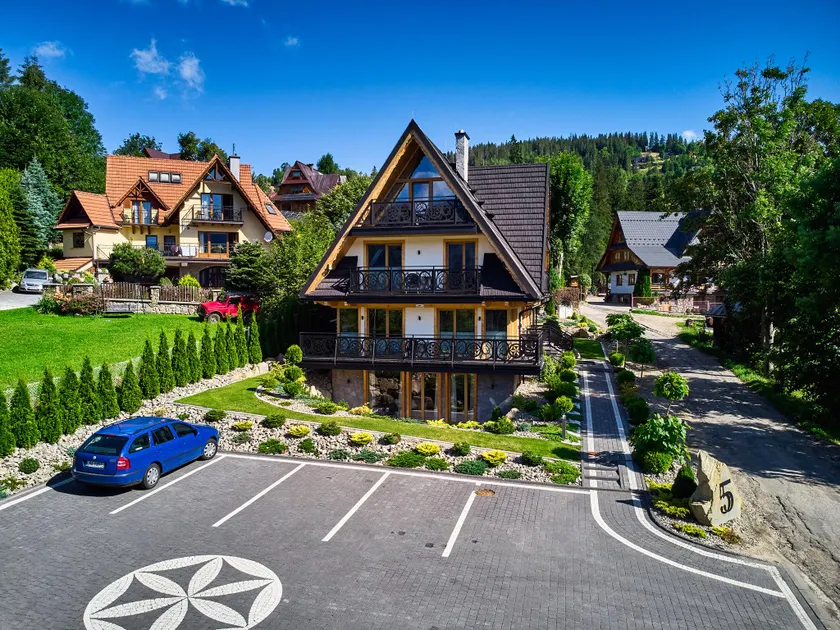 Willa Wojdyłówka - Apartamenty Tatrzańskie Widoki - Image 1