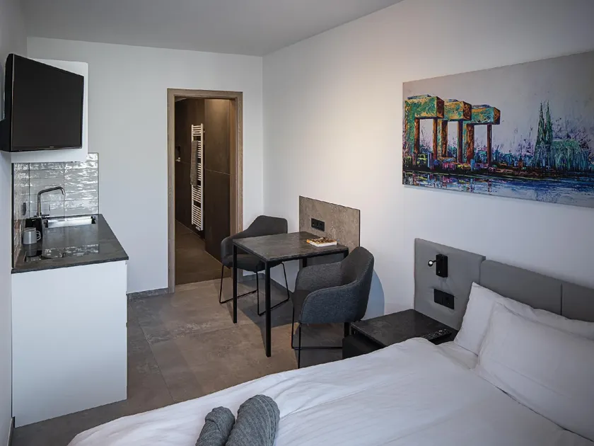 Home & Work Apartments GmbH & Co. KG - Image 1