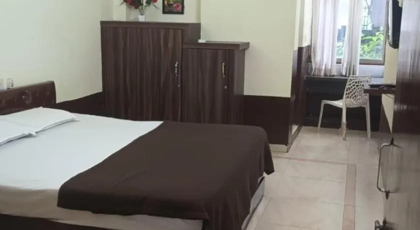 CLUB India Rooms - Image 1