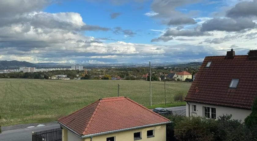 205 qm "Traumtor" mit Sauna, Whirlpool, Kamin und 3 Terrassen mit Blick in die Böhmisch Sächsische Schweiz - Image 1