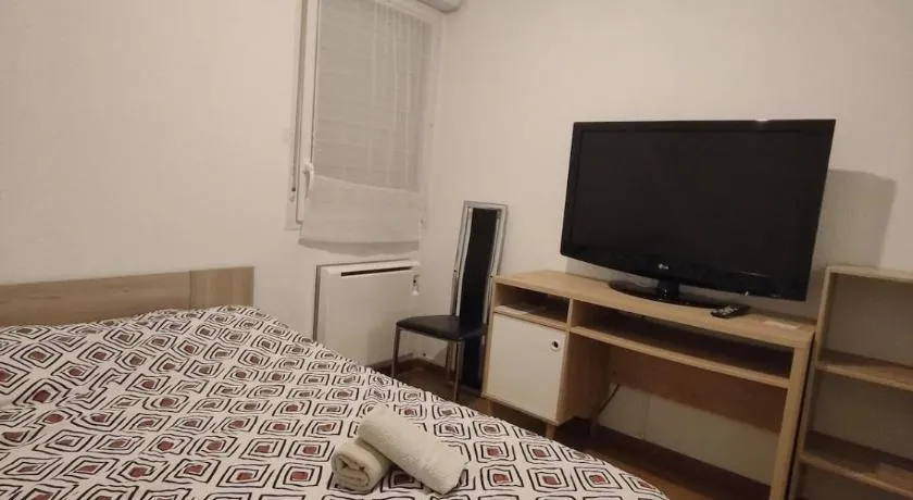 nice apartment strategic location - Image 1