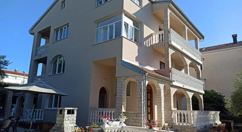 Villa Rea - Image 1
